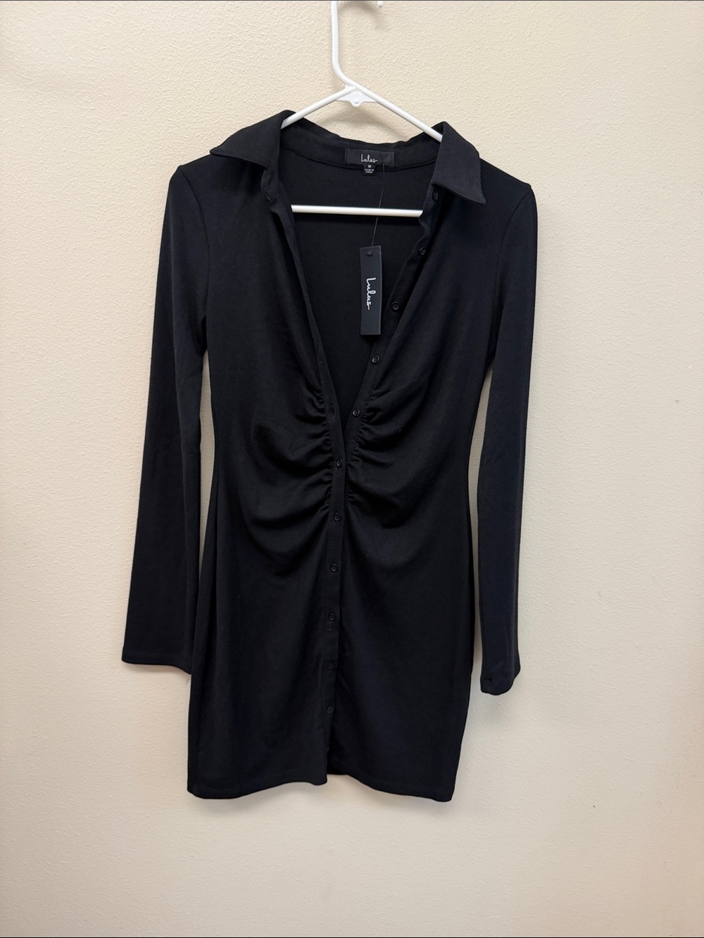 Lulu's Black Long-Sleeve Ruched Button-Front Dress